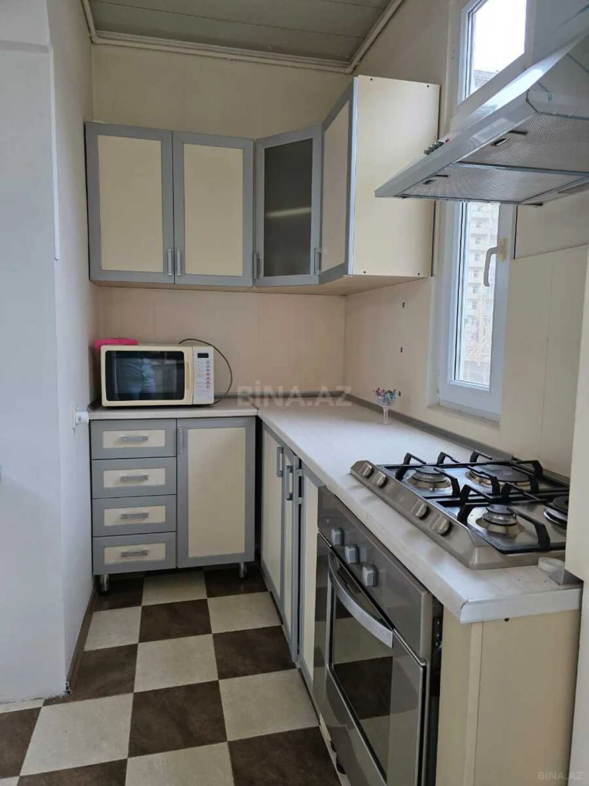 Satılır 3 otaqlı mənzil 110 m²