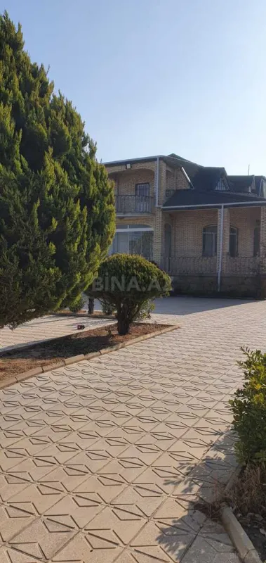 Satılır 5 otaqlı həyət evi 200 m²