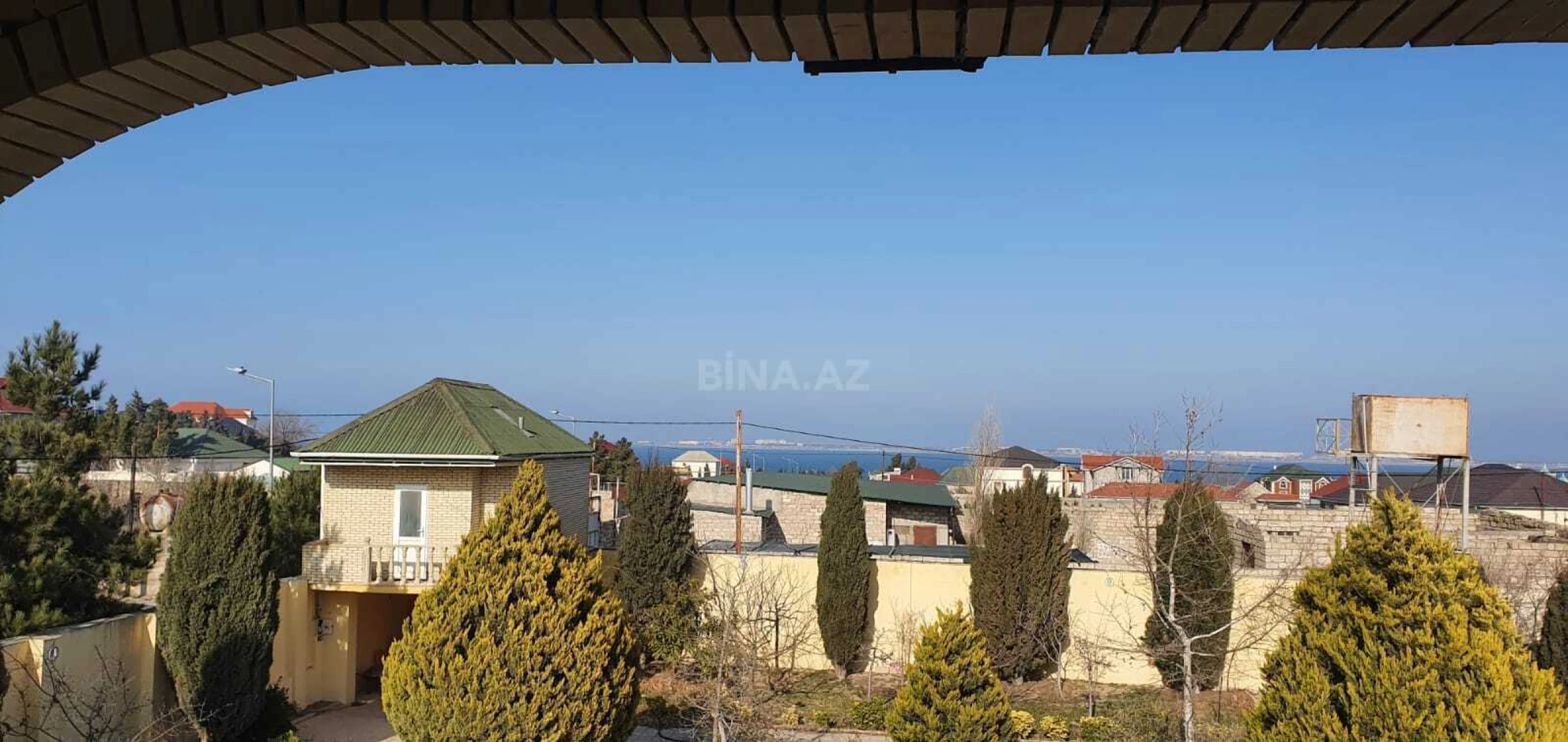 Satılır 5 otaqlı həyət evi 200 m²