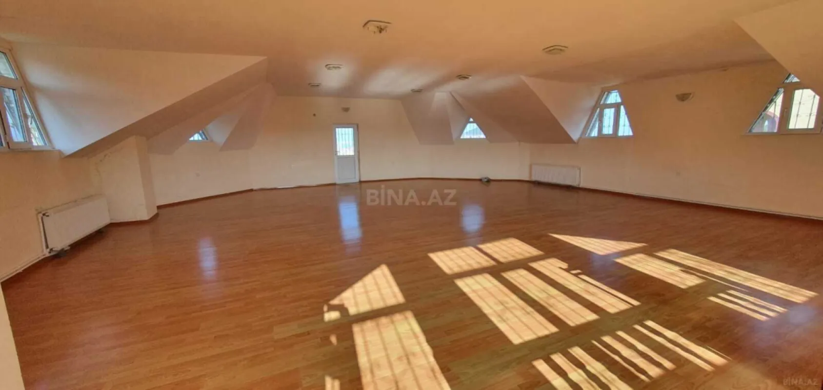 Satılır 5 otaqlı həyət evi 200 m²