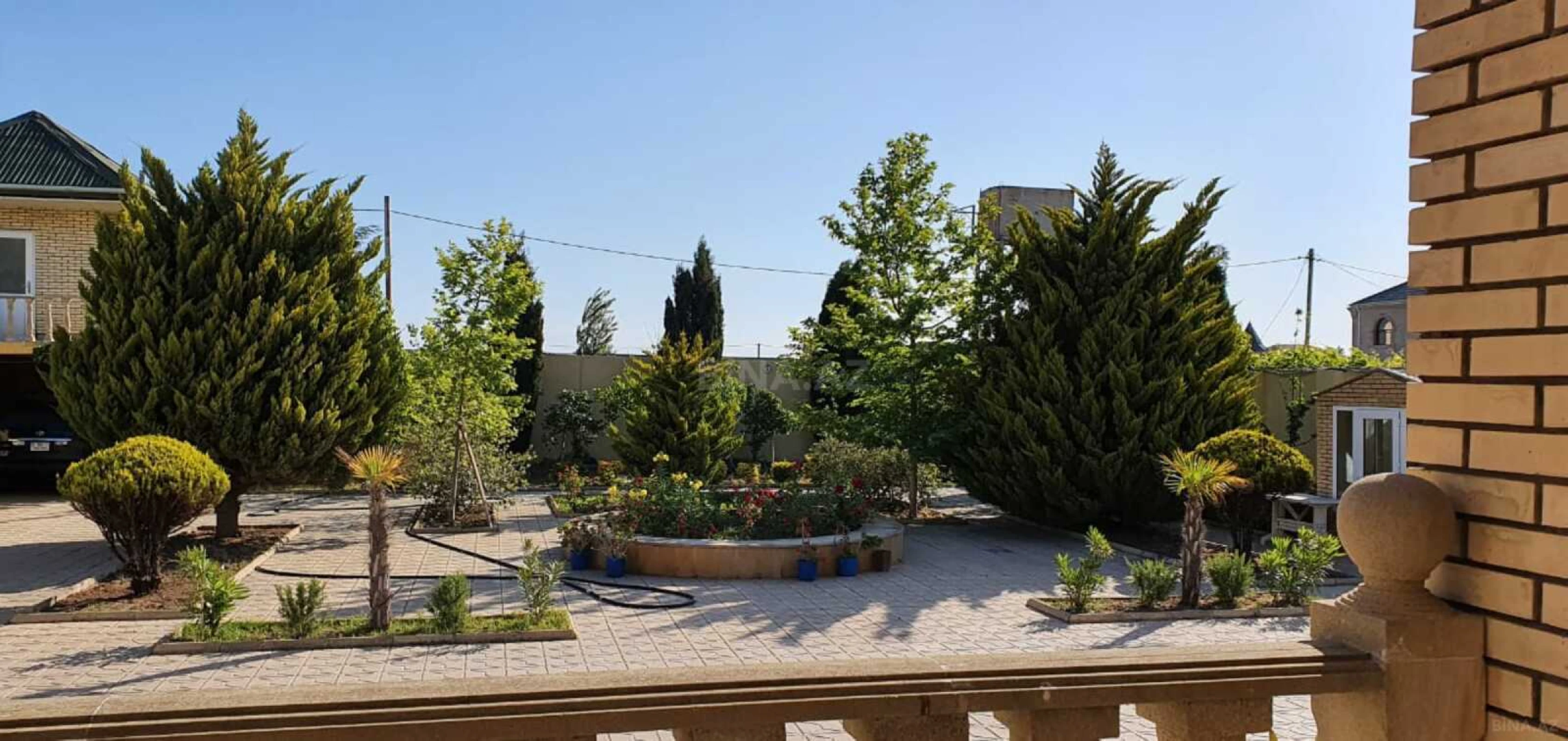 Satılır 5 otaqlı həyət evi 200 m²