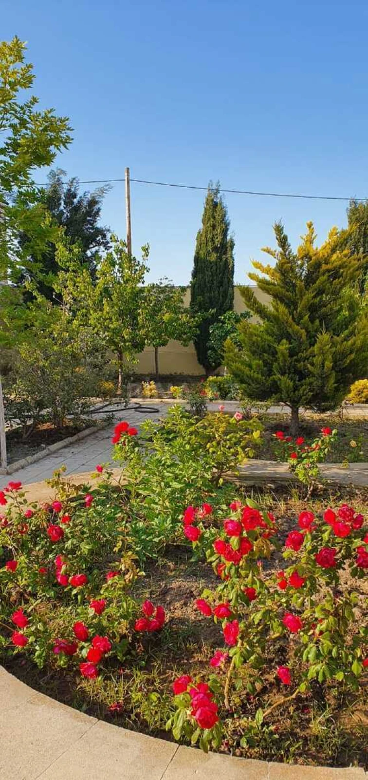 Satılır 5 otaqlı həyət evi 200 m²