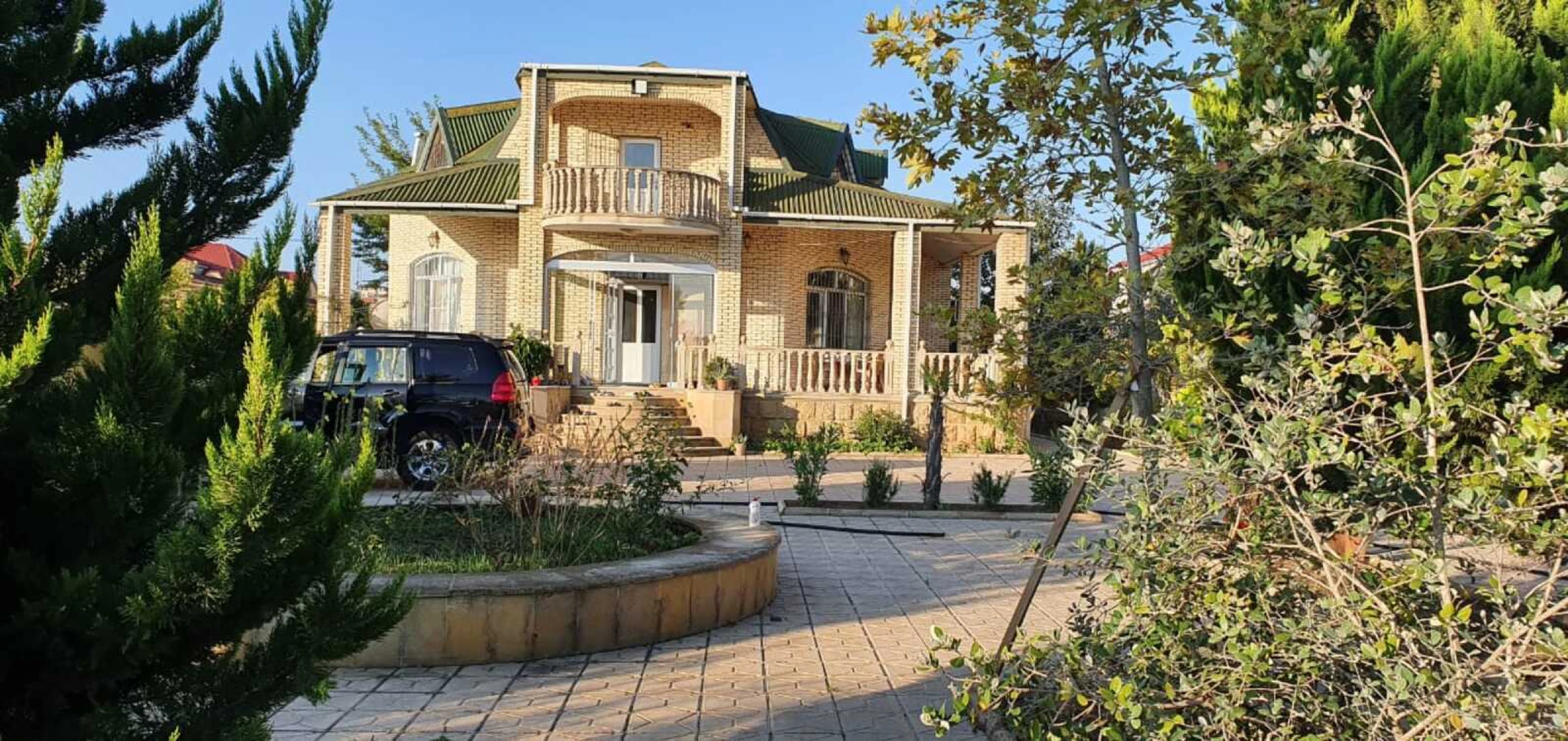 Satılır 5 otaqlı həyət evi 200 m²