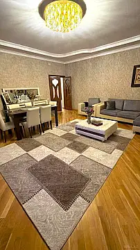 Satılır 4 otaqlı mənzil 210 m²