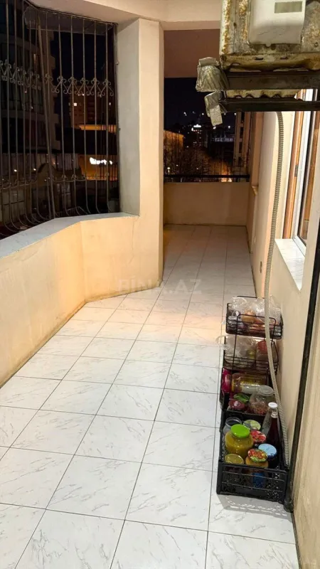 Satılır 4 otaqlı mənzil 210 m²
