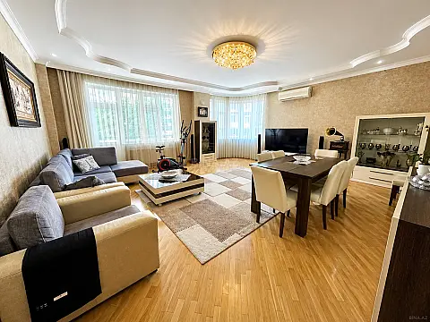 Satılır 4 otaqlı mənzil 210 m² — Bakı, Nizami 4 otaq 210.00 m²