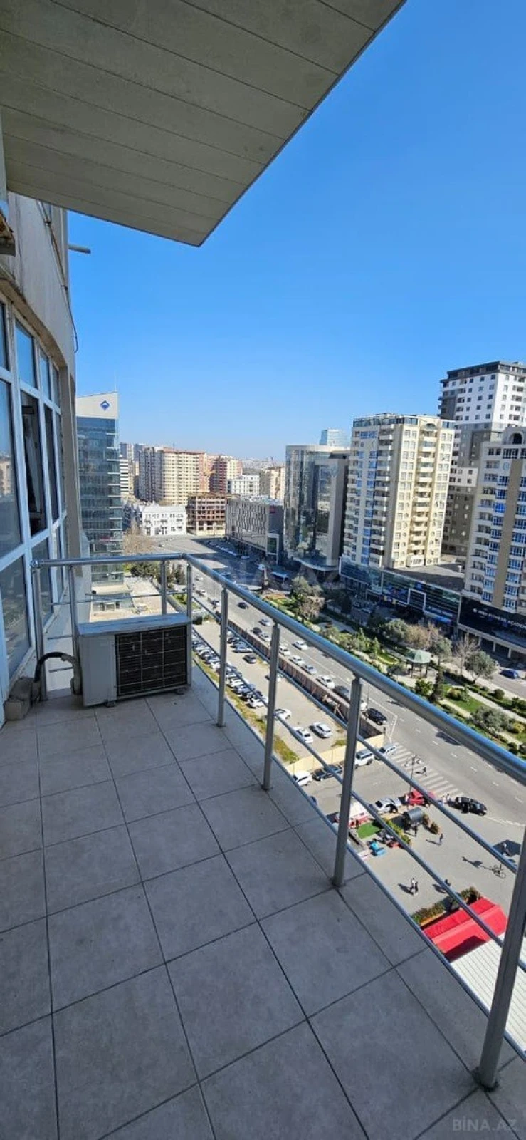 Kirayə verilir 4 otaqlı mənzil 185 m²