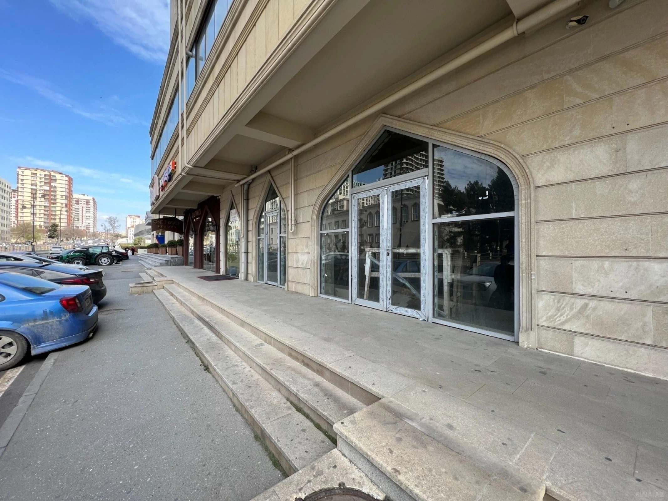 Satılır obyekt 92 m²