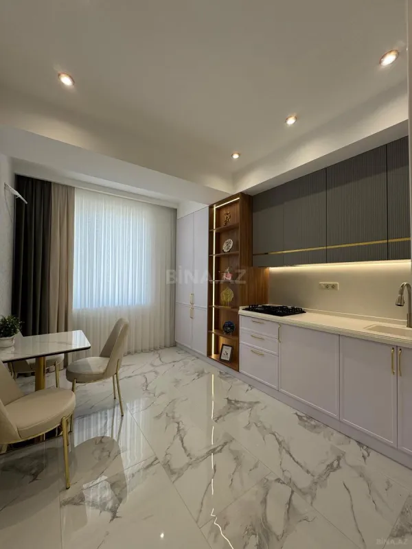 Satılır 4 otaqlı mənzil 110 m²