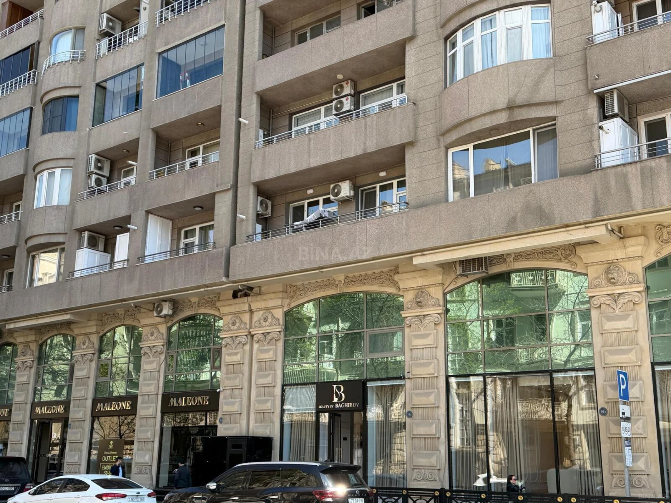 Satılır 4 otaqlı mənzil 200 m²