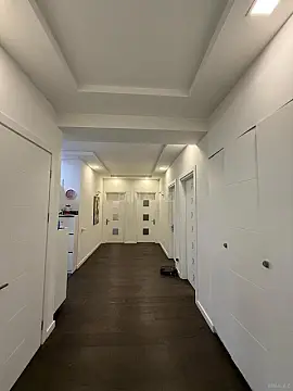 Satılır 4 otaqlı mənzil 200 m²