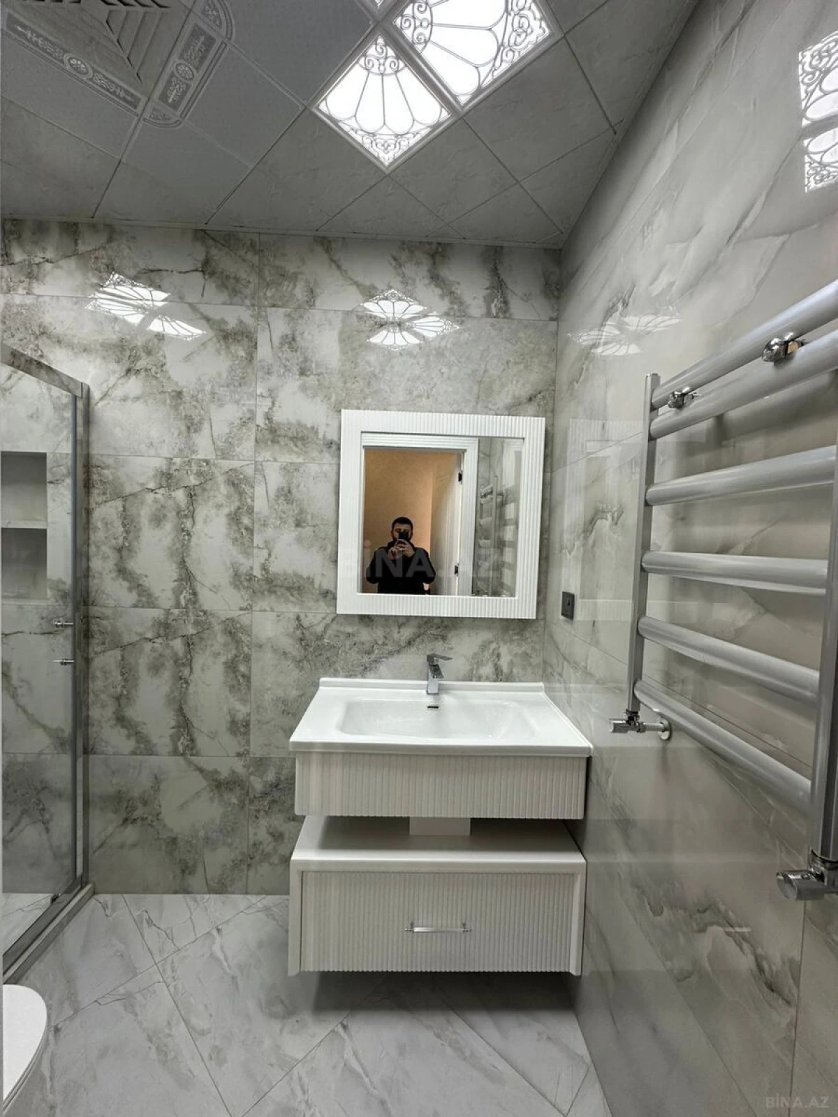 Kirayə verilir 3 otaqlı mənzil 130 m²