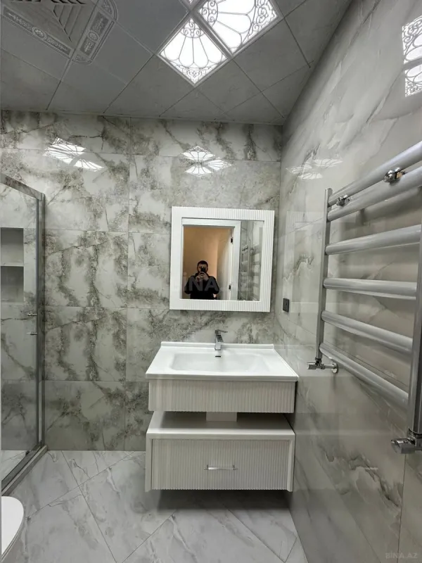 Kirayə verilir 3 otaqlı mənzil 130 m²