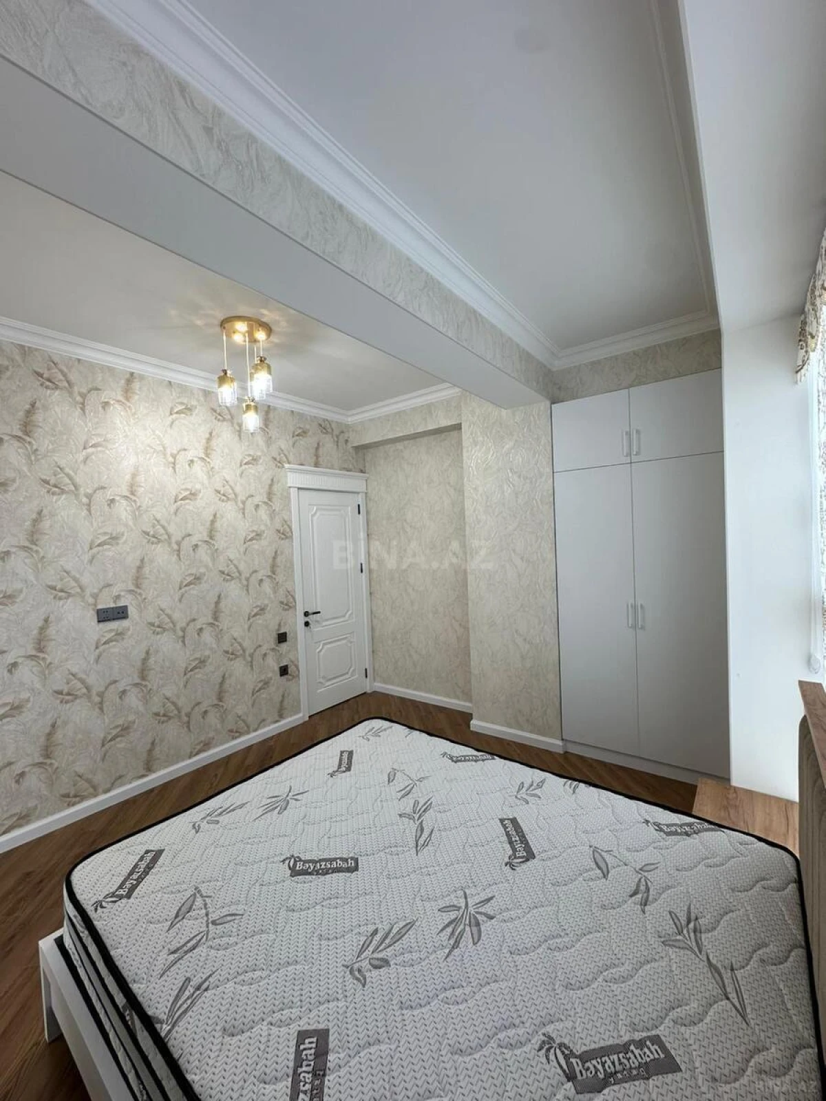 Kirayə verilir 3 otaqlı mənzil 130 m²