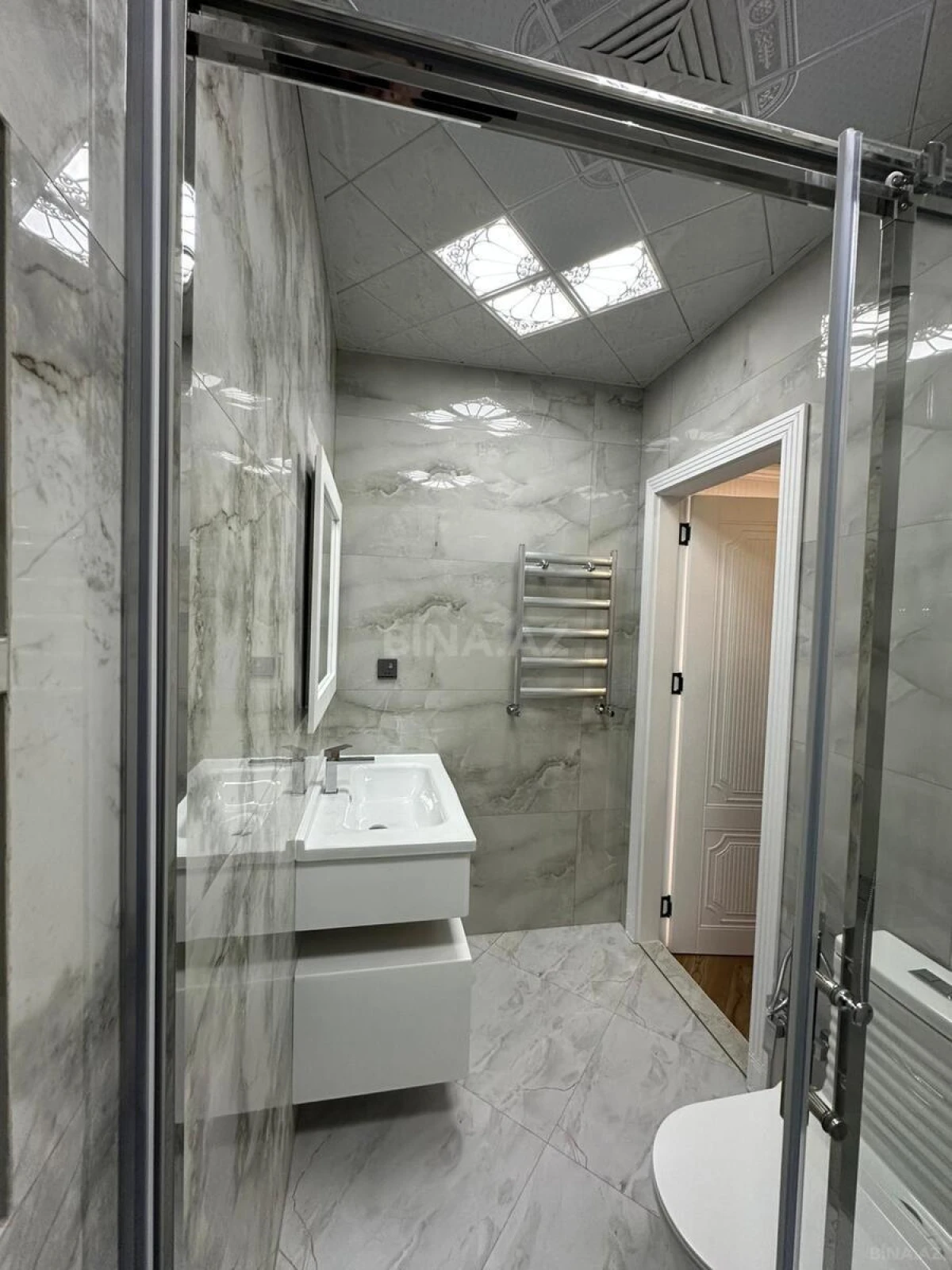 Kirayə verilir 3 otaqlı mənzil 130 m²