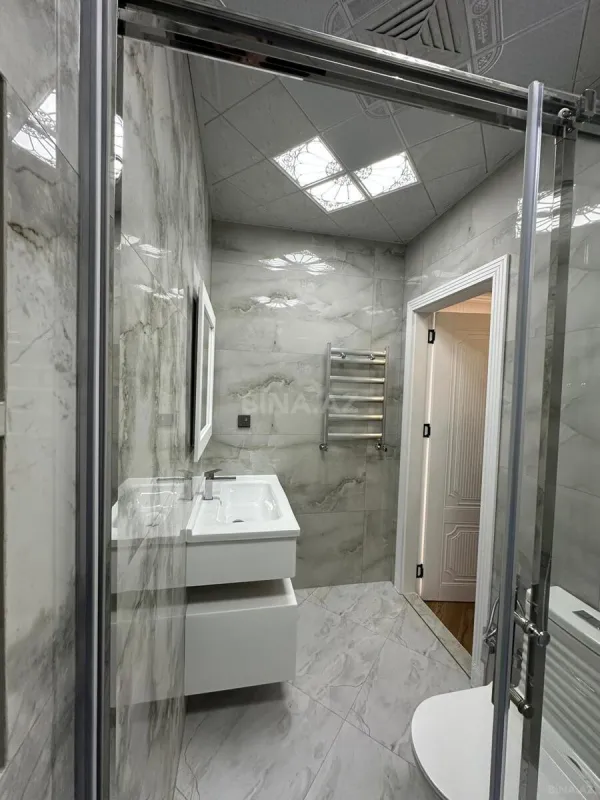 Kirayə verilir 3 otaqlı mənzil 130 m²