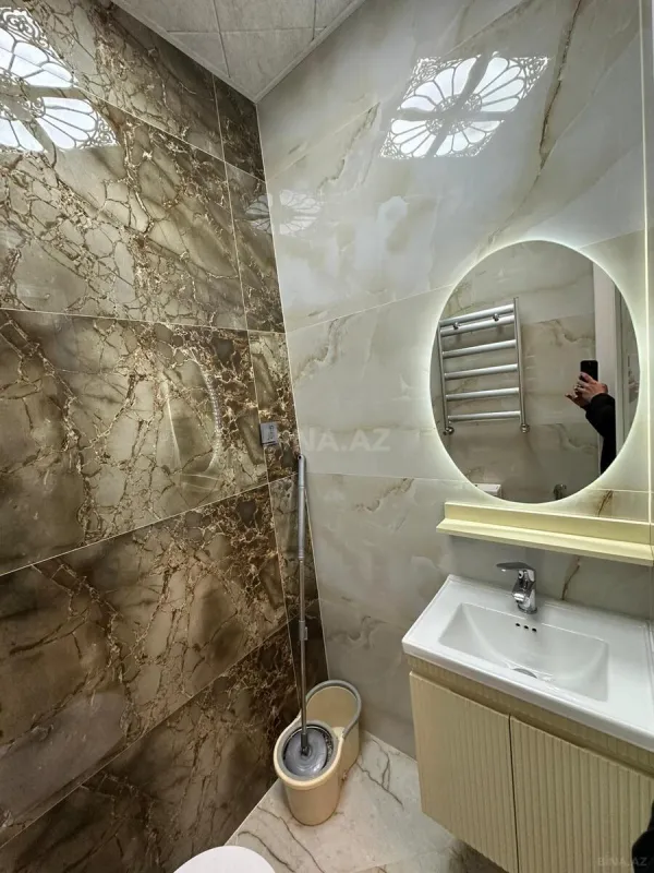 Kirayə verilir 3 otaqlı mənzil 130 m²