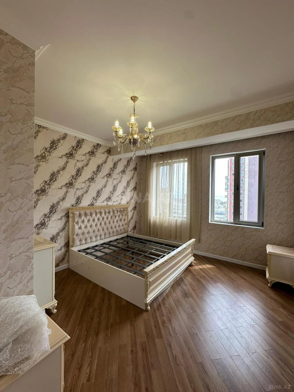 Kirayə verilir 3 otaqlı mənzil 130 m²