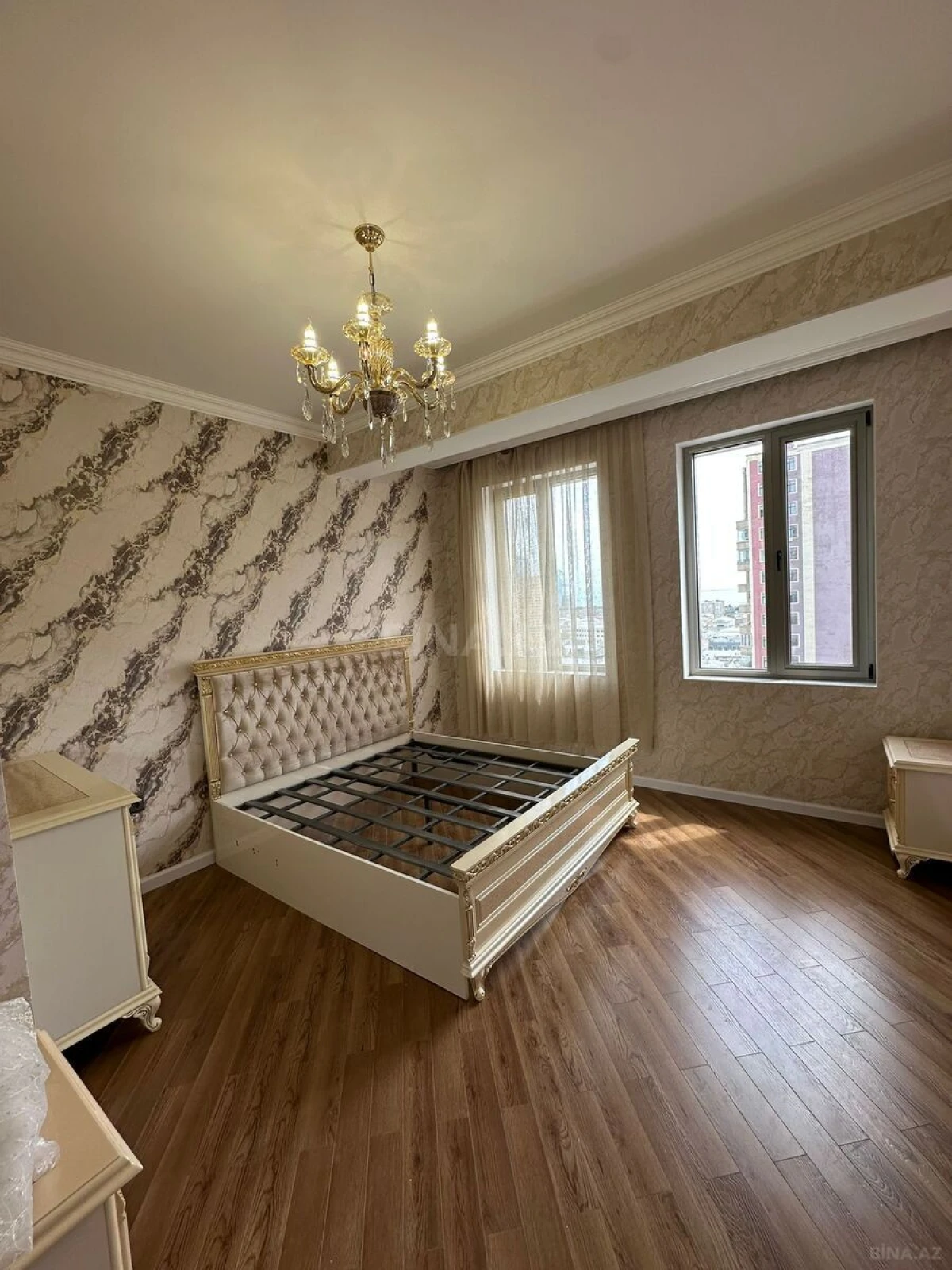 Kirayə verilir 3 otaqlı mənzil 130 m²