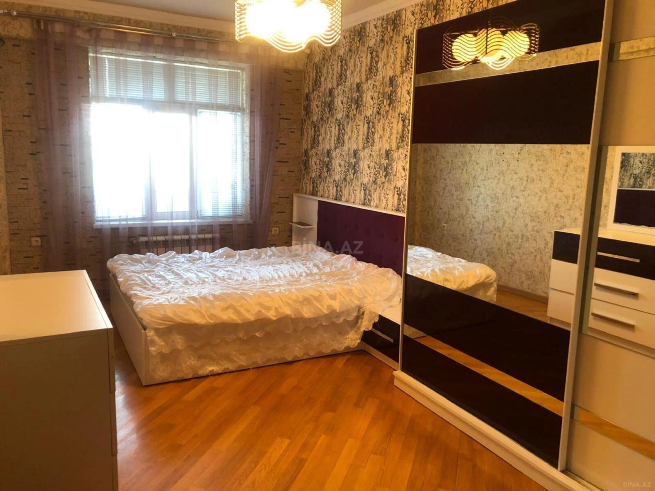 Kirayə verilir 2 otaqlı mənzil 72 m²