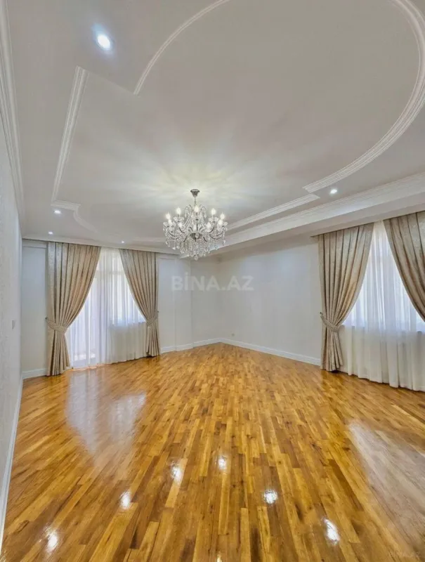 Satılır 3 otaqlı mənzil 136 m²