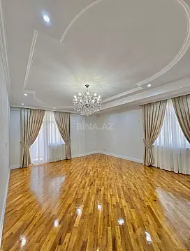 Satılır 3 otaqlı mənzil 136 m²