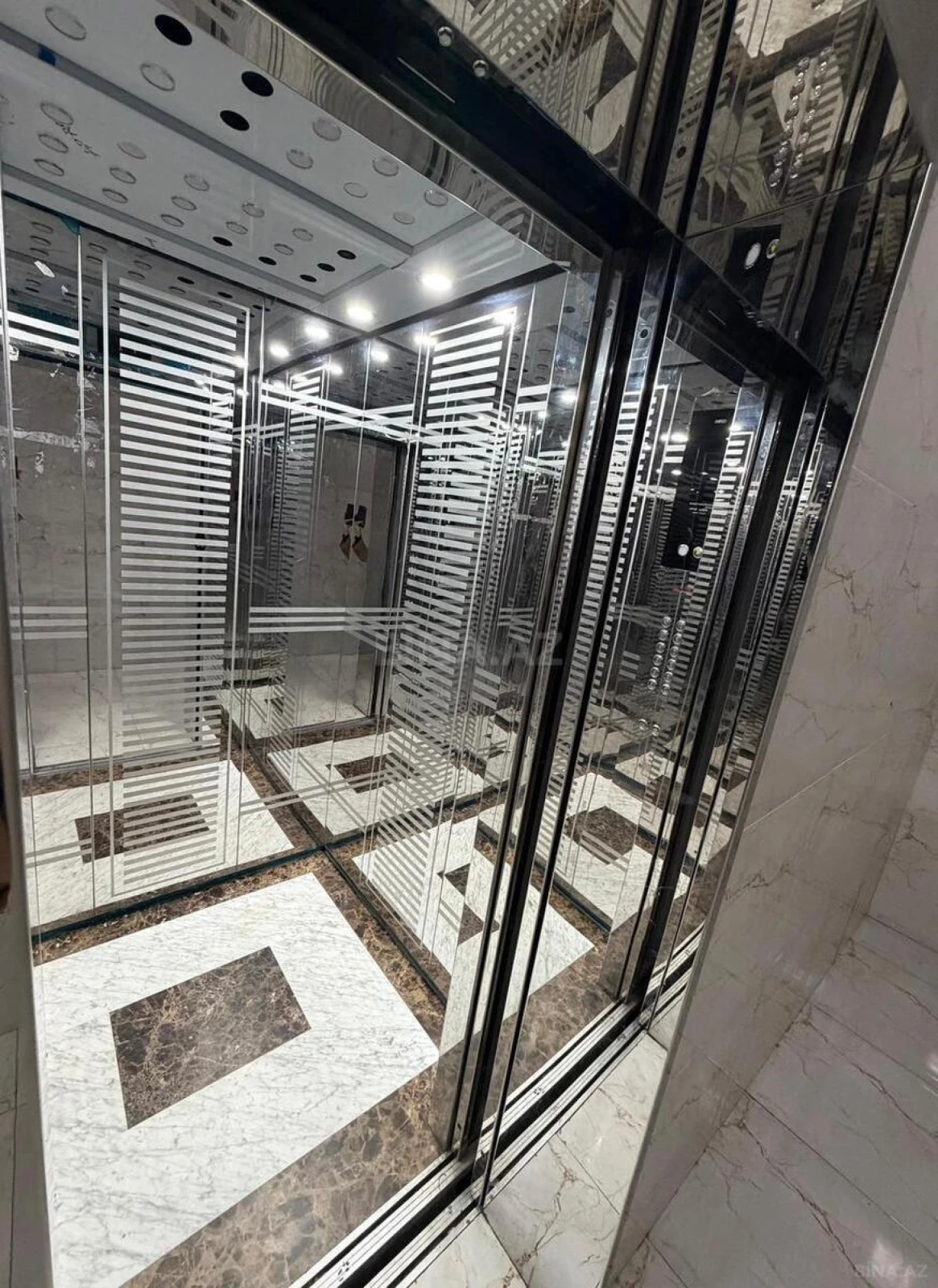 Satılır 3 otaqlı mənzil 136 m²