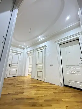 Satılır 3 otaqlı mənzil 136 m²