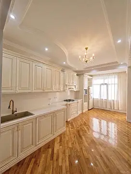 Satılır 3 otaqlı mənzil 136 m² — Bakı, Memar Əcəmi yanı 3 otaq 136.00 m²