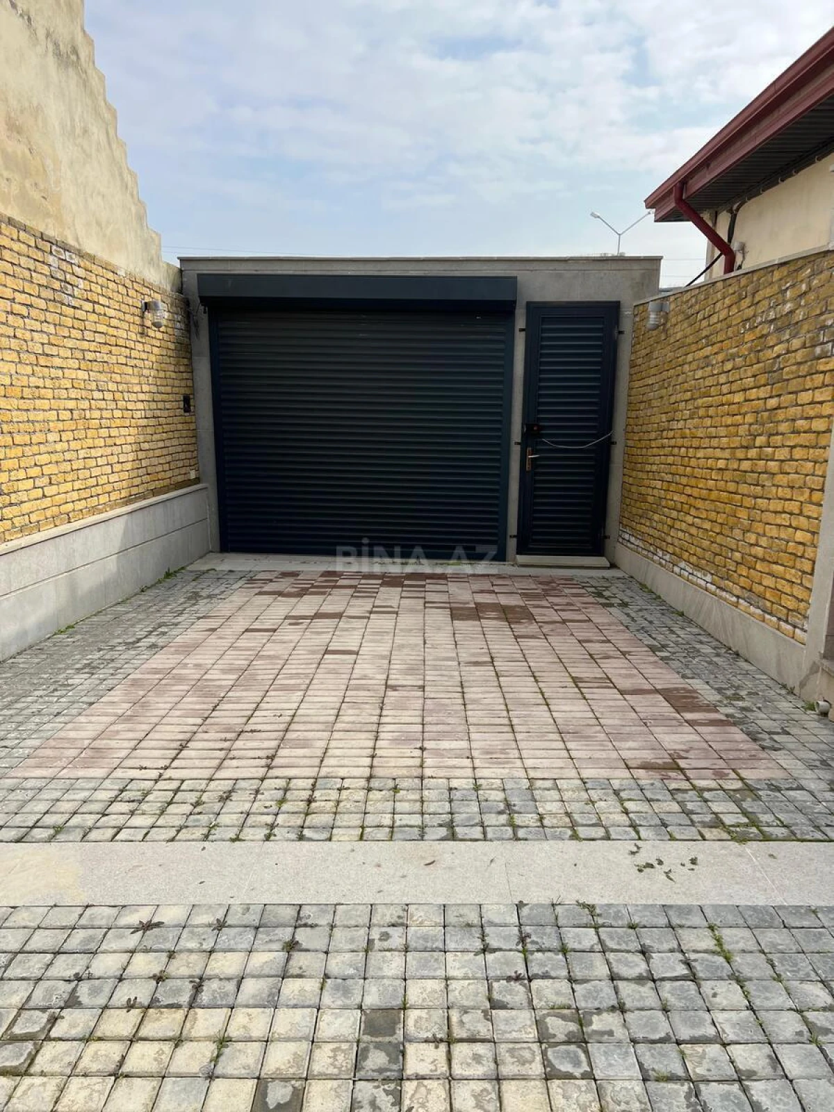 Satılır 4 otaqlı həyət evi 160 m²