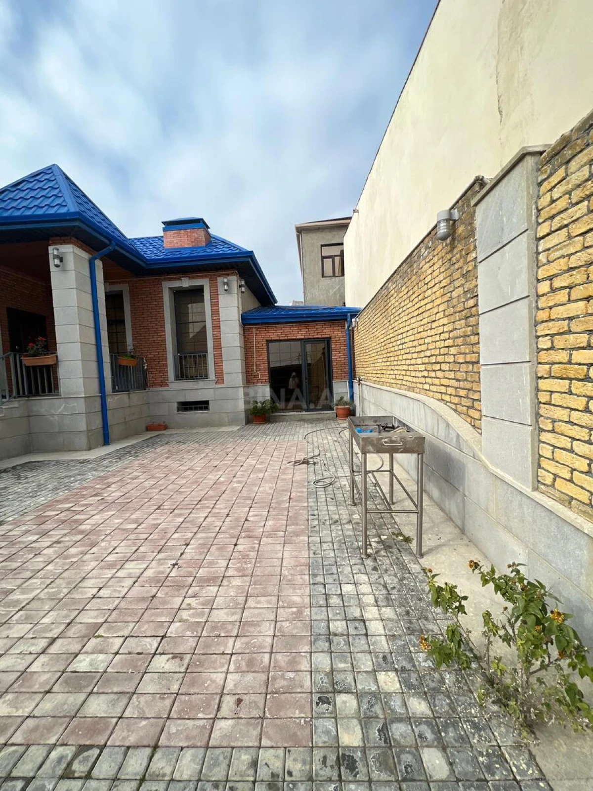 Satılır 4 otaqlı həyət evi 160 m²