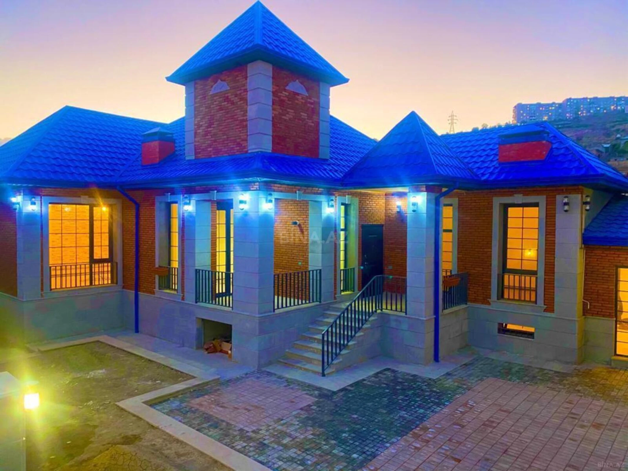 Satılır 4 otaqlı həyət evi 160 m²