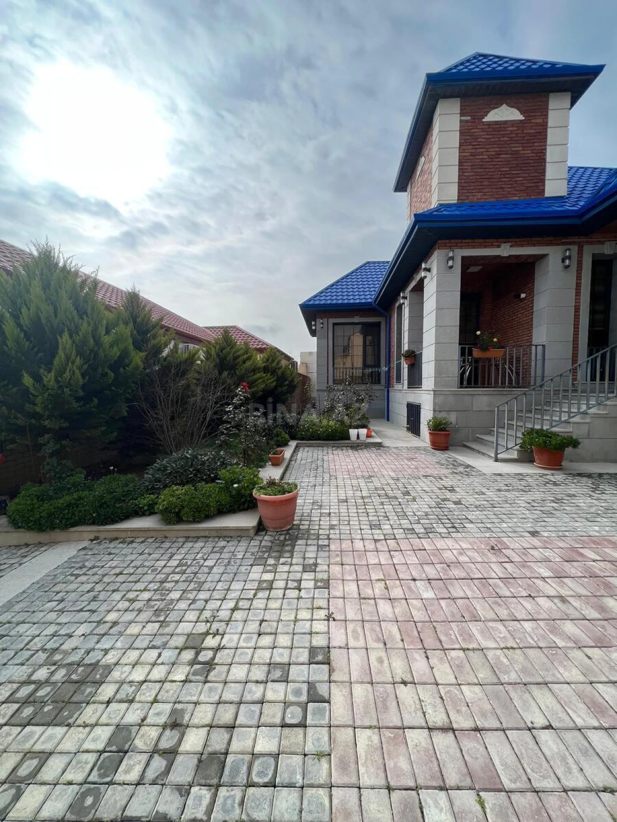 Satılır 4 otaqlı həyət evi 160 m²