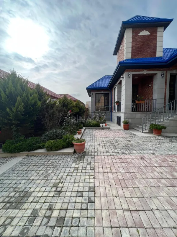 Satılır 4 otaqlı həyət evi 160 m²