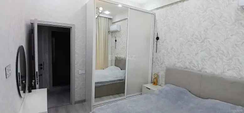 Kirayə verilir 2 otaqlı mənzil 70 m²