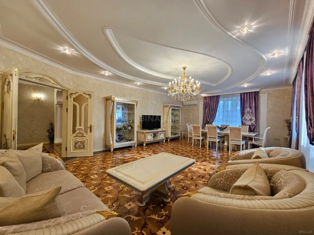 Satılır 4 otaqlı mənzil 223 m²