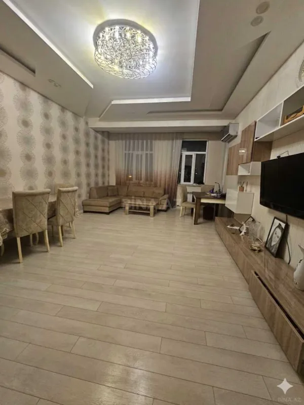Kirayə verilir 2 otaqlı mənzil 90 m²
