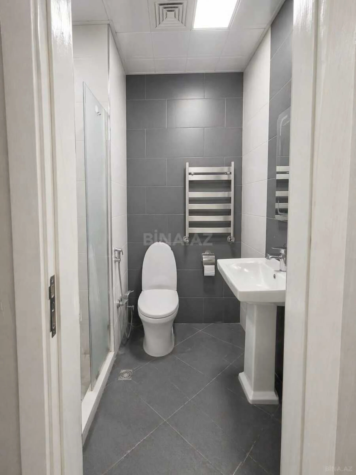 Kirayə verilir 2 otaqlı mənzil 90 m²