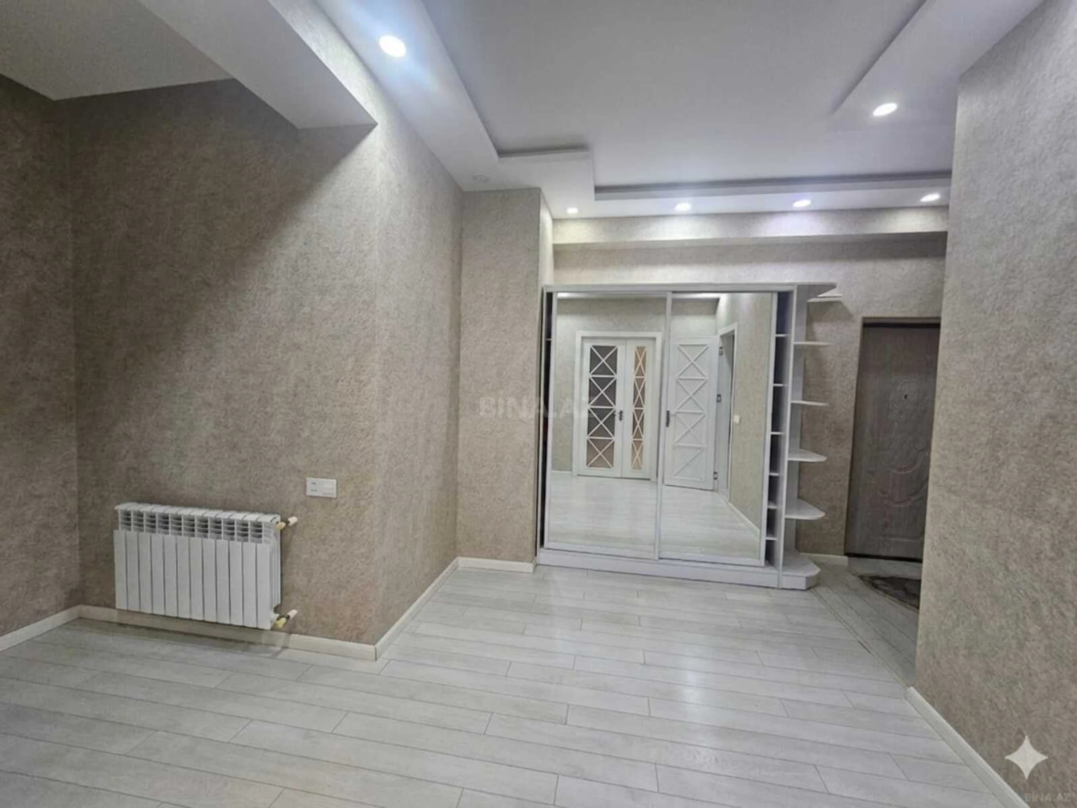 Kirayə verilir 2 otaqlı mənzil 90 m²