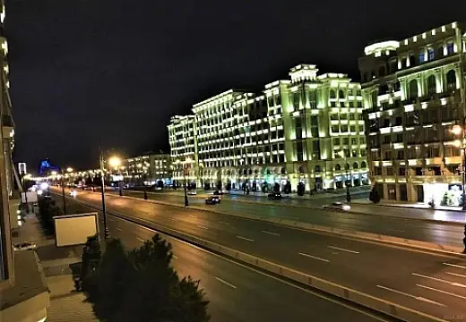 Satılır 3 otaqlı mənzil 110 m²