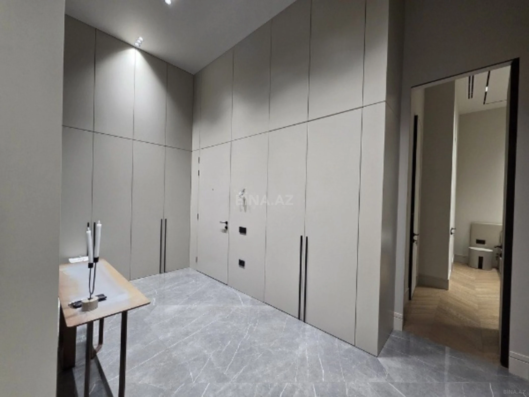 Kirayə verilir 3 otaqlı mənzil 101 m²