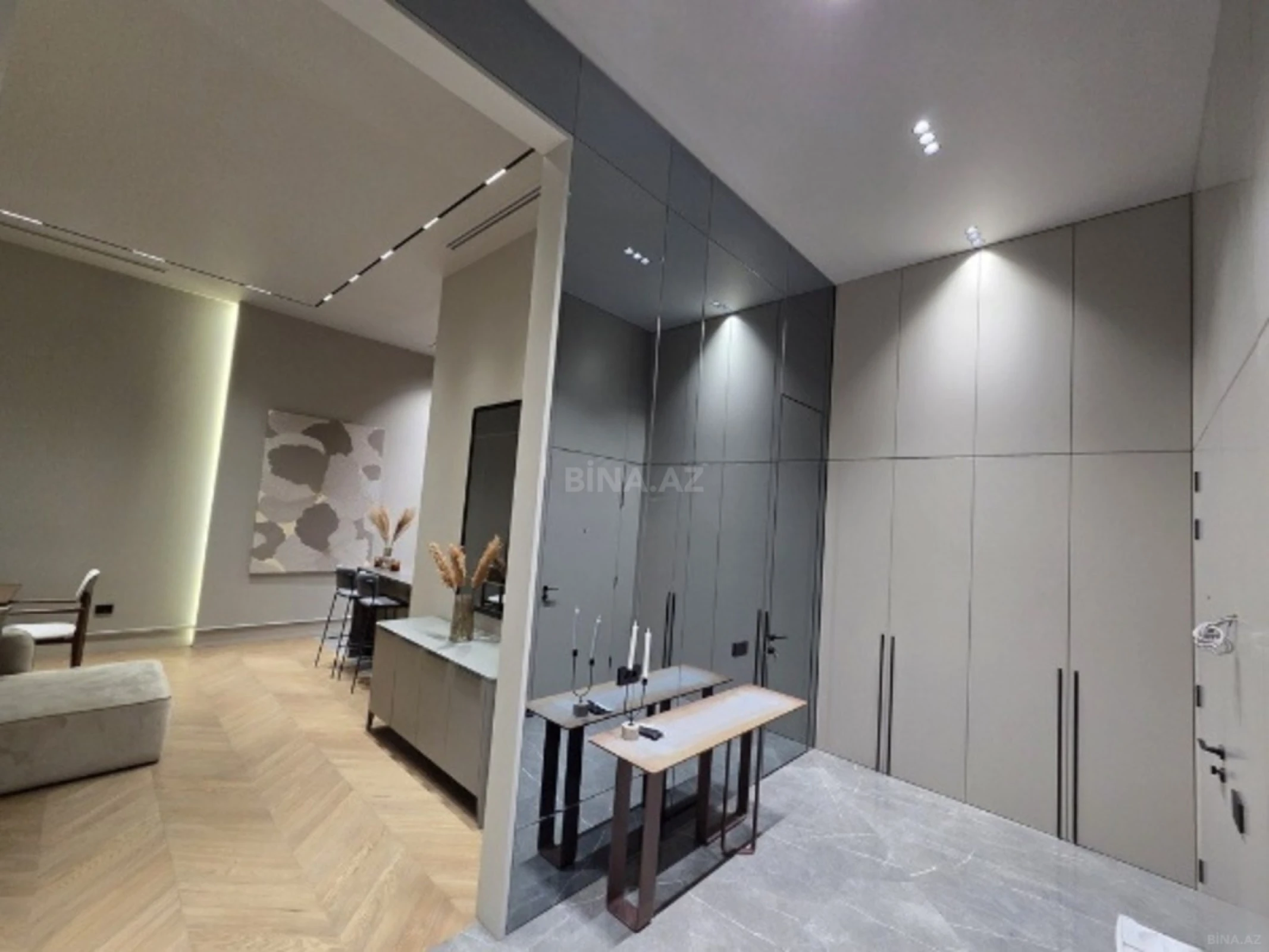 Kirayə verilir 3 otaqlı mənzil 101 m²