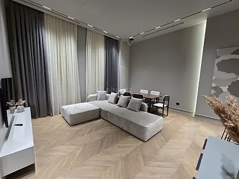 Kirayə verilir 3 otaqlı mənzil 101 m²
