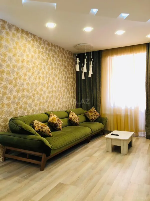 Kirayə verilir 3 otaqlı mənzil 120 m²