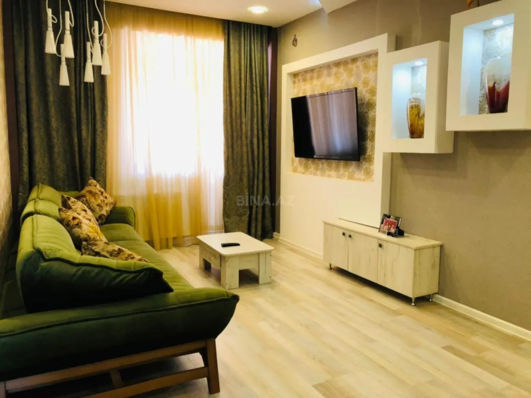 Kirayə verilir 3 otaqlı mənzil 120 m²