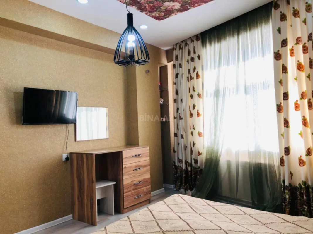 Kirayə verilir 3 otaqlı mənzil 120 m²