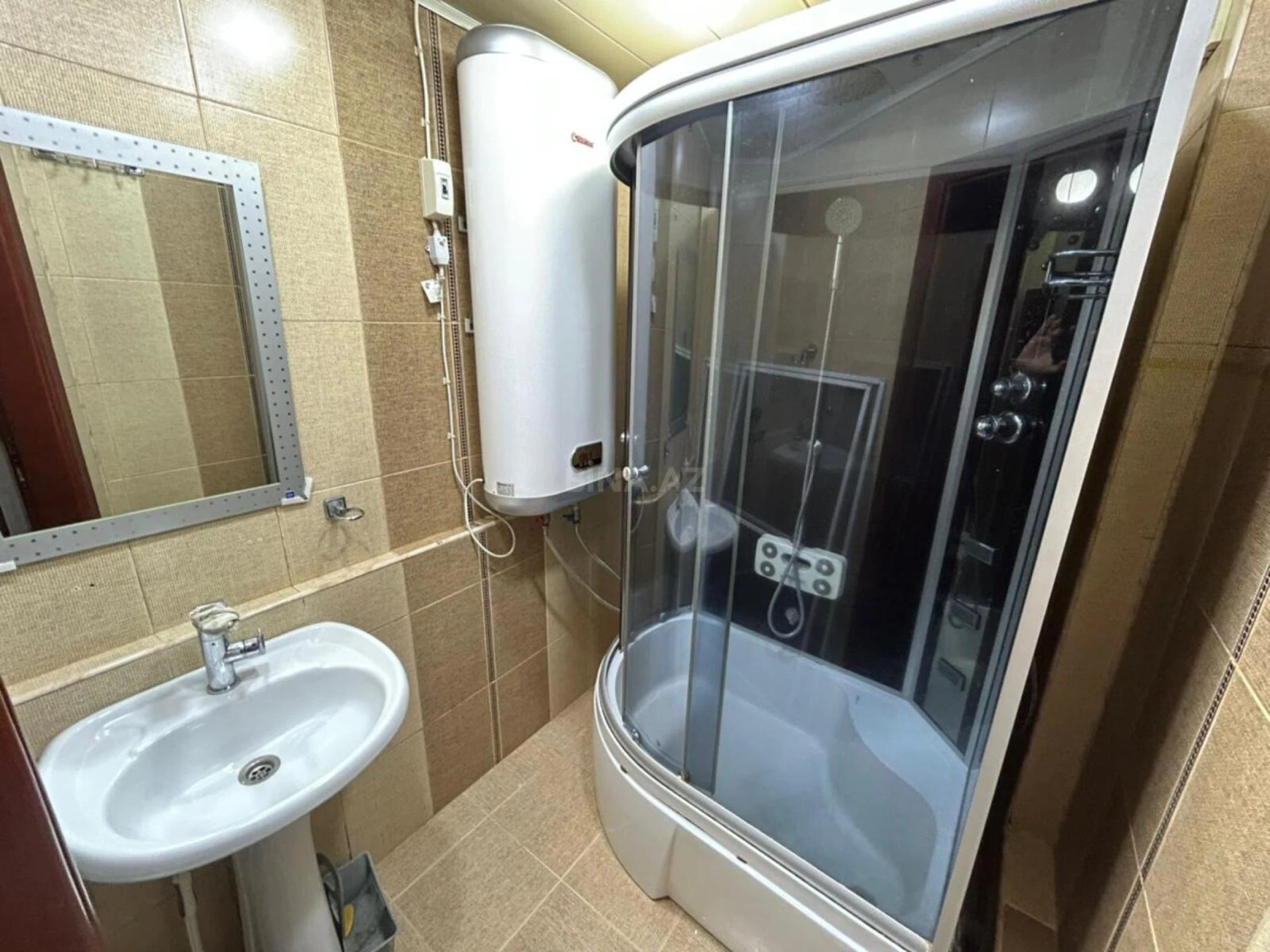 Satılır 2 otaqlı mənzil 68 m²