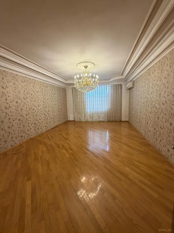 Satılır 3 otaqlı mənzil 140 m²