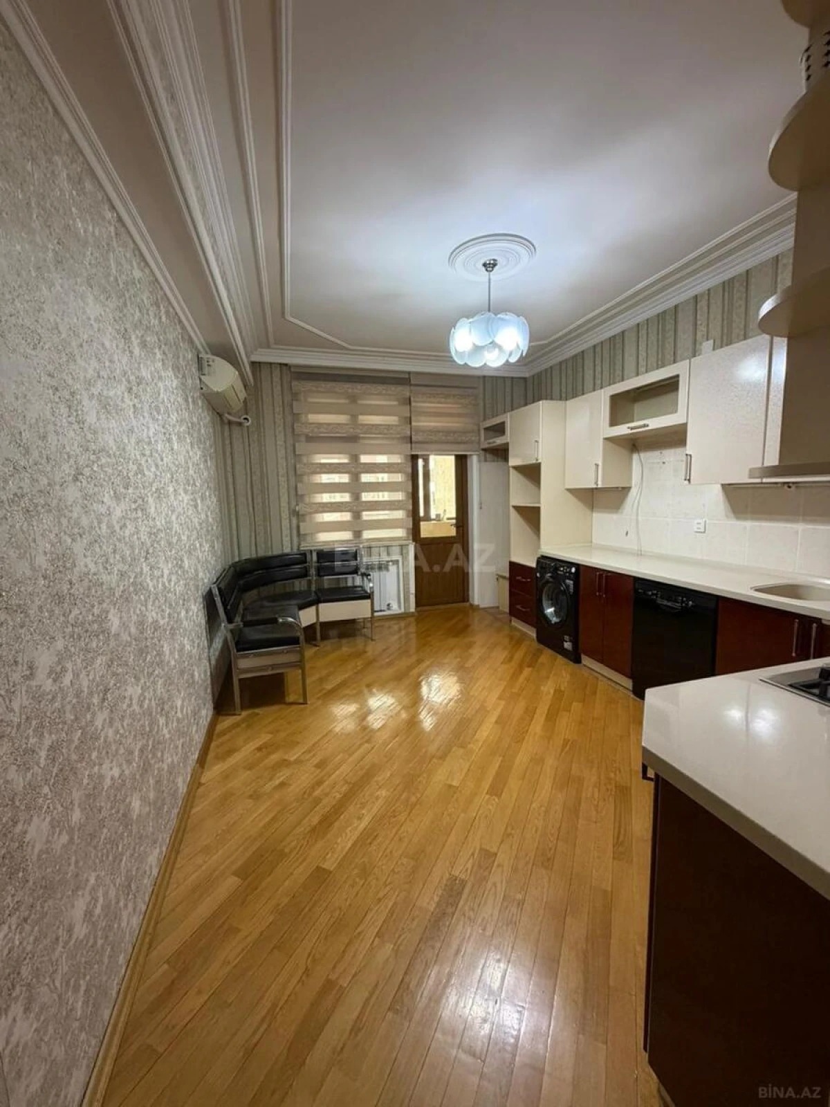 Satılır 3 otaqlı mənzil 140 m²