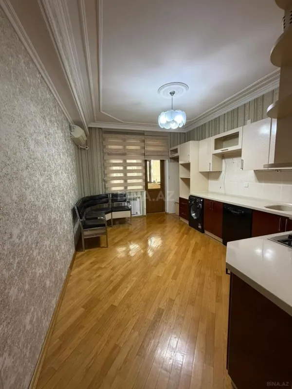 Satılır 3 otaqlı mənzil 140 m²